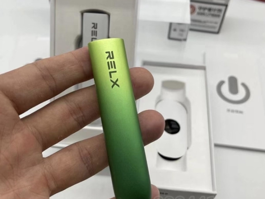 悦刻轻风与五代幻影有什么区别	，那个更好？